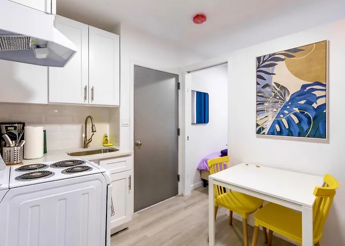 Homelike Suites In The Heart Of China Town